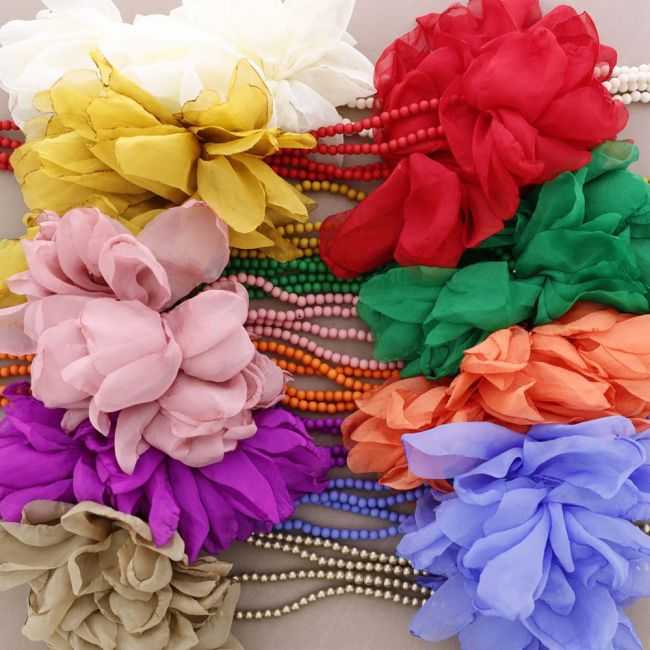 COLLAR LARGO MULTIFUNCIONAL CUENTAS RESINA DOBLE FLOR TELA
