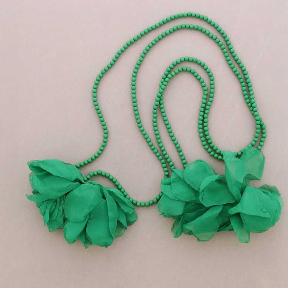 COLLAR LARGO MULTIFUNCIONAL CUENTAS RESINA DOBLE FLOR TELA