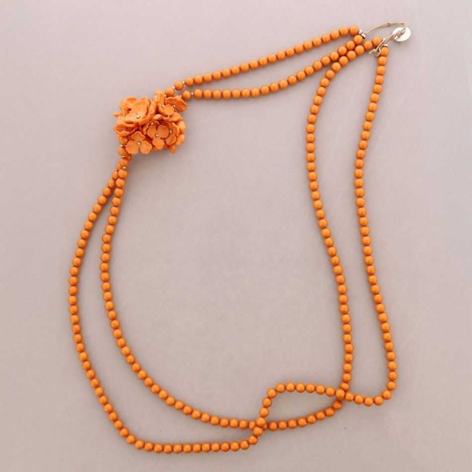COLLAR LARGO DOBLE CUENTAS FLOR RESINA