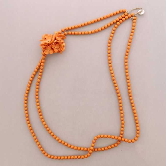 COLLAR LARGO DOBLE CUENTAS FLOR RESINA