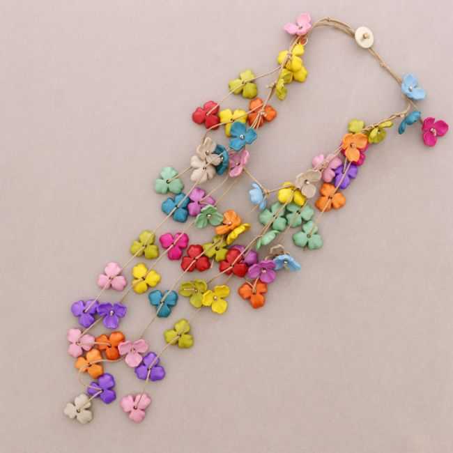 FRINGED CHOKER WITH RESIN FLOWER