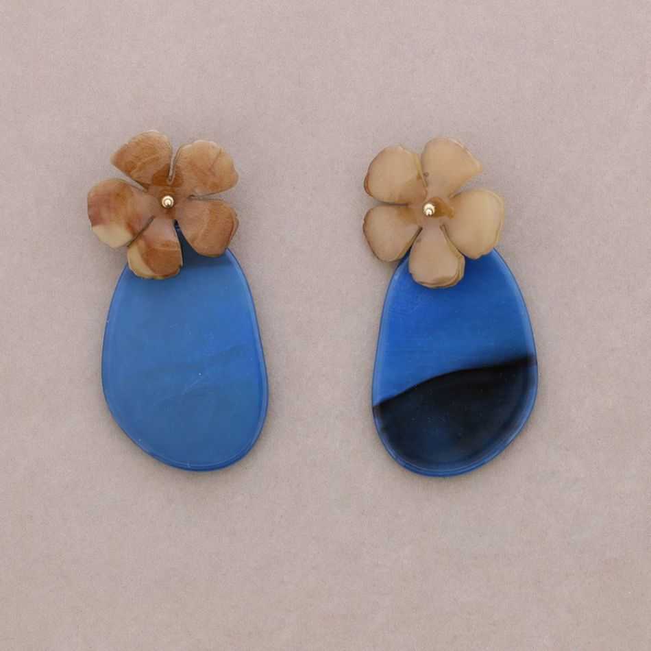 PENDIENTES FLOR COLGANTE MEDALLA IRREGULAR RESINA