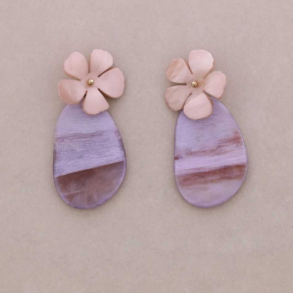 PENDIENTES FLOR COLGANTE MEDALLA IRREGULAR RESINA