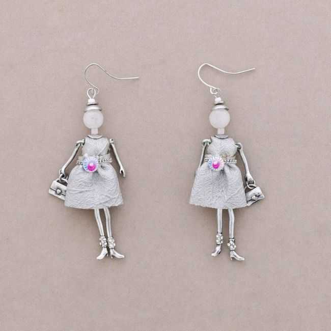 METAL DOLL EARRINGS