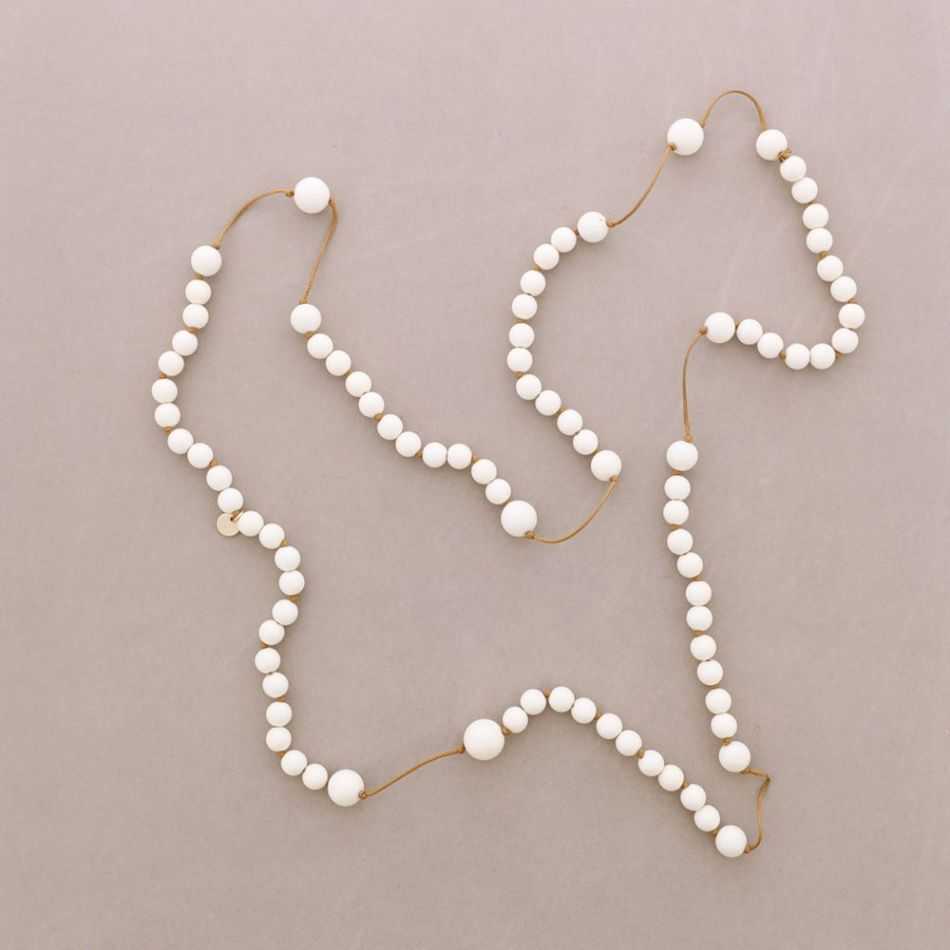 LONG NECKLACE WITH RESIN BEADS 120CM
