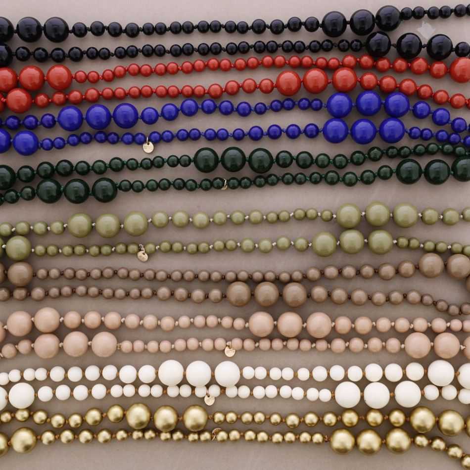COLLAR LARGO CUENTAS RESINA 100CM