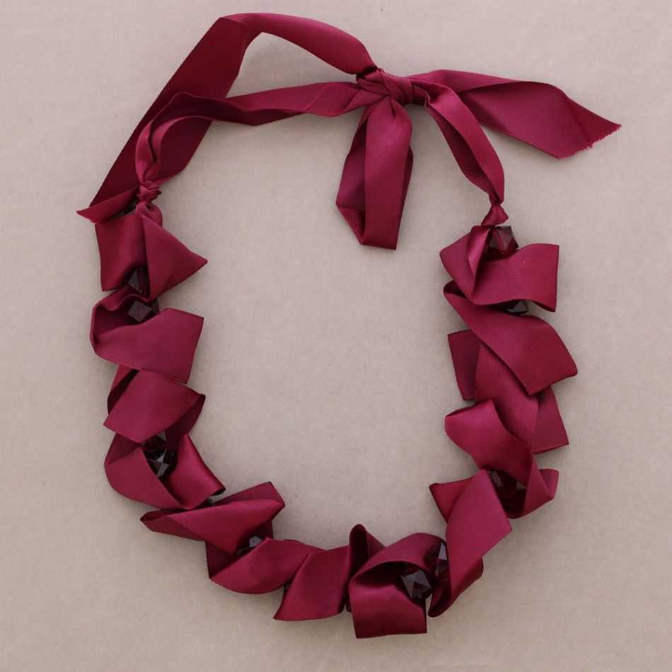 COLLAR CINTA CUENTAS