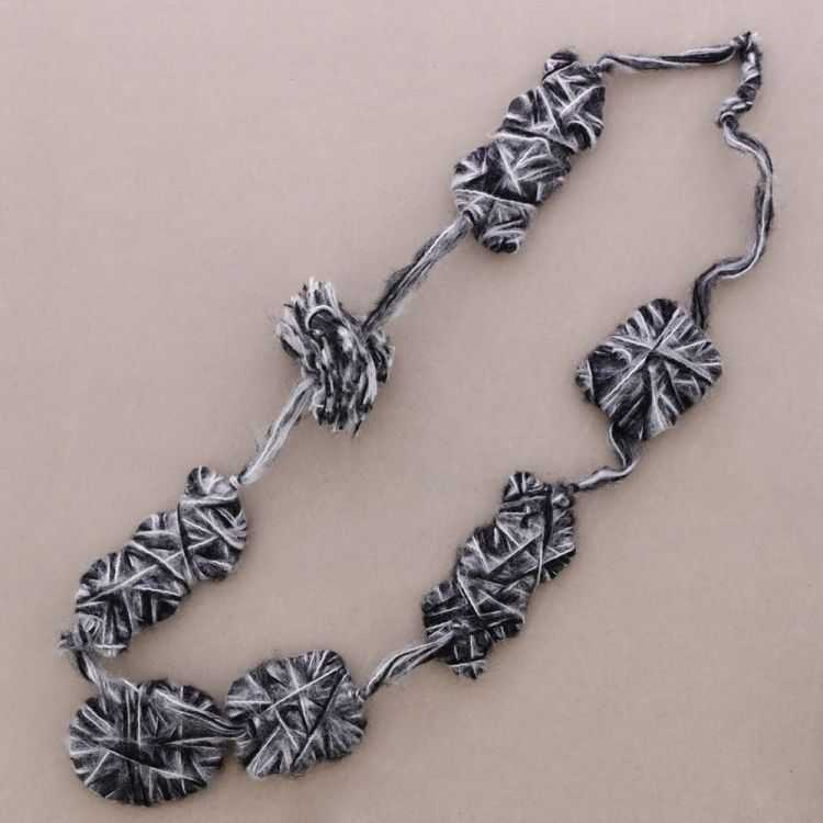 LONG BEADED NECKLACE