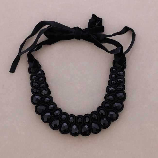 VELVET SHORT NECKLACE WITH FACETED BEADS