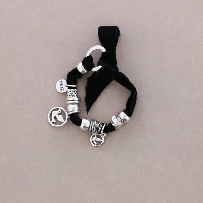 VELVET BRACELET WITH METAL BEADS