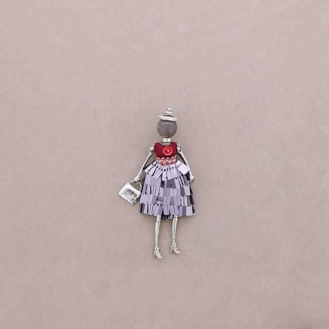 BROCHE LARGO COLG. MUÑECA