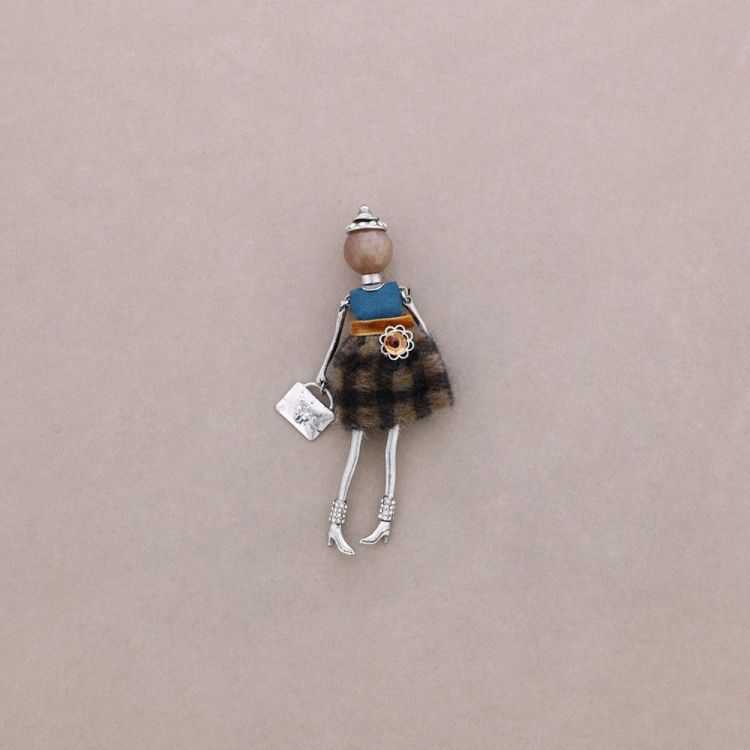 HANGING BROOCH DOLL 2