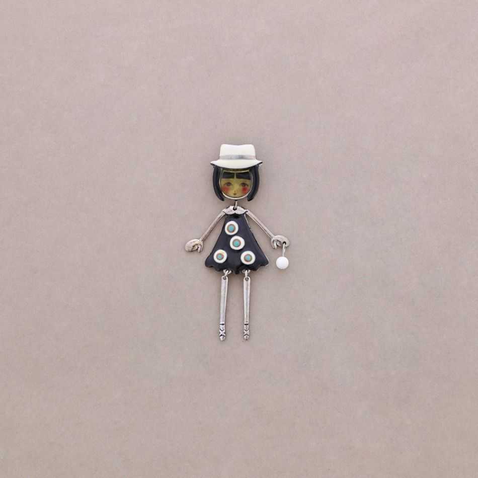 DOLCE BAMBOLINA BROOCH