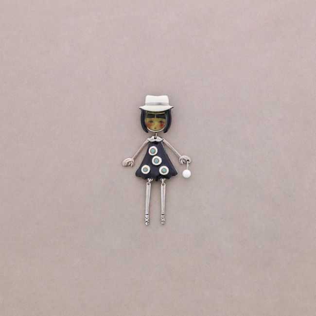 DOLCE BAMBOLINA BROOCH