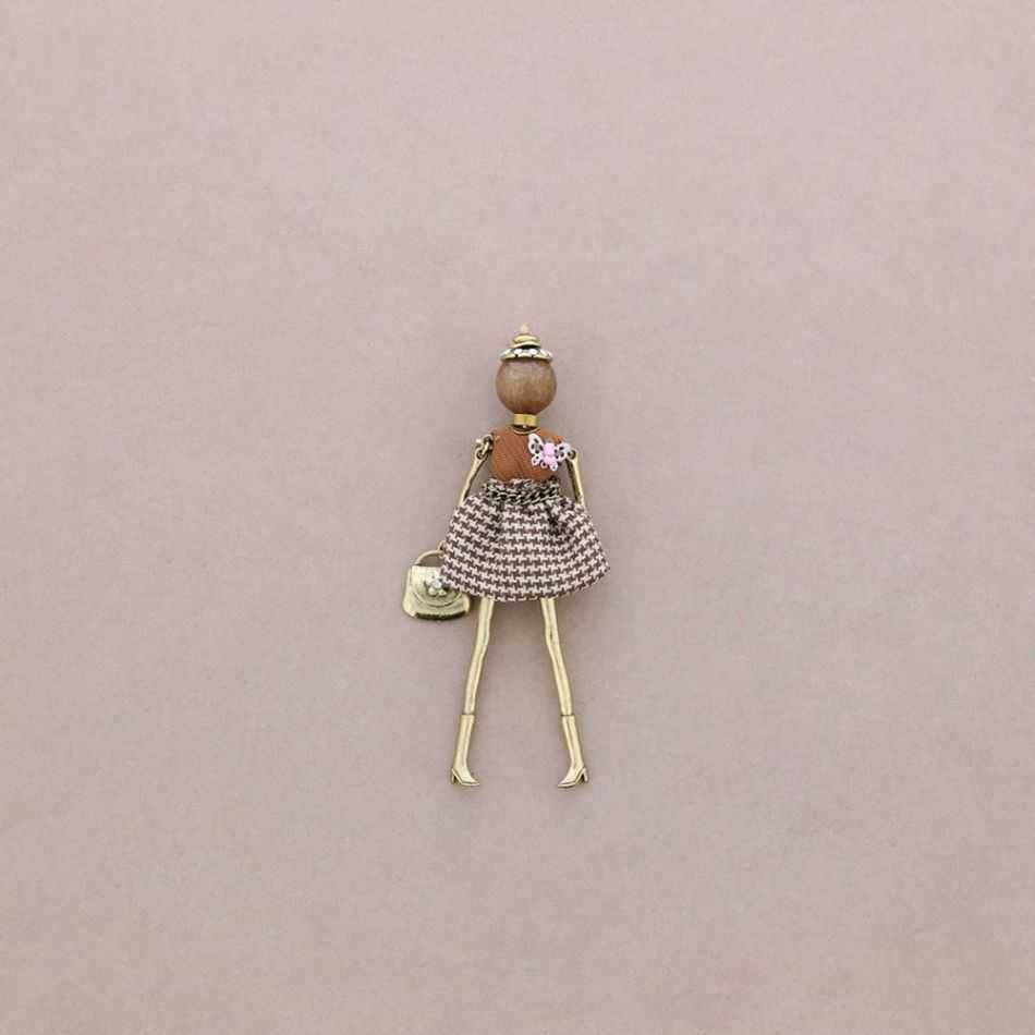 BROCHE COLGANTE MUÑECA