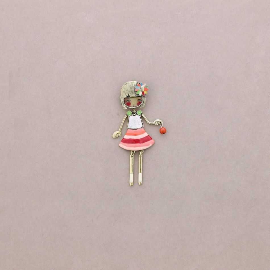 DOLCE BAMBOLINA BROOCH