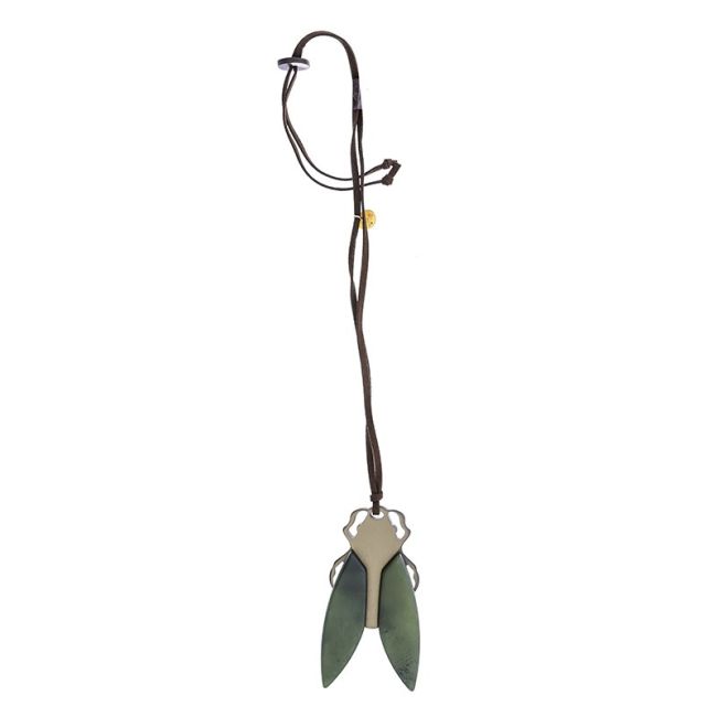 COLLAR LARGO COLGANTE INSECTO RESINA