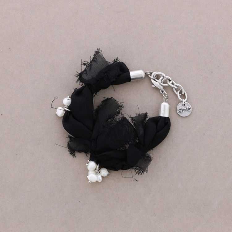 FABRIC BRACELET WITH CULTURED PEARLS