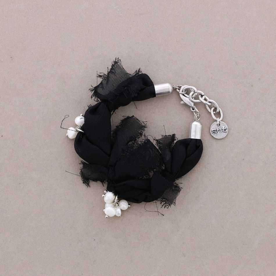 FABRIC BRACELET WITH CULTURED PEARLS