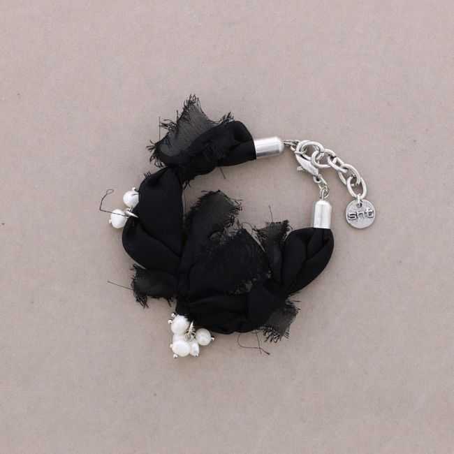 FABRIC BRACELET WITH CULTURED PEARLS