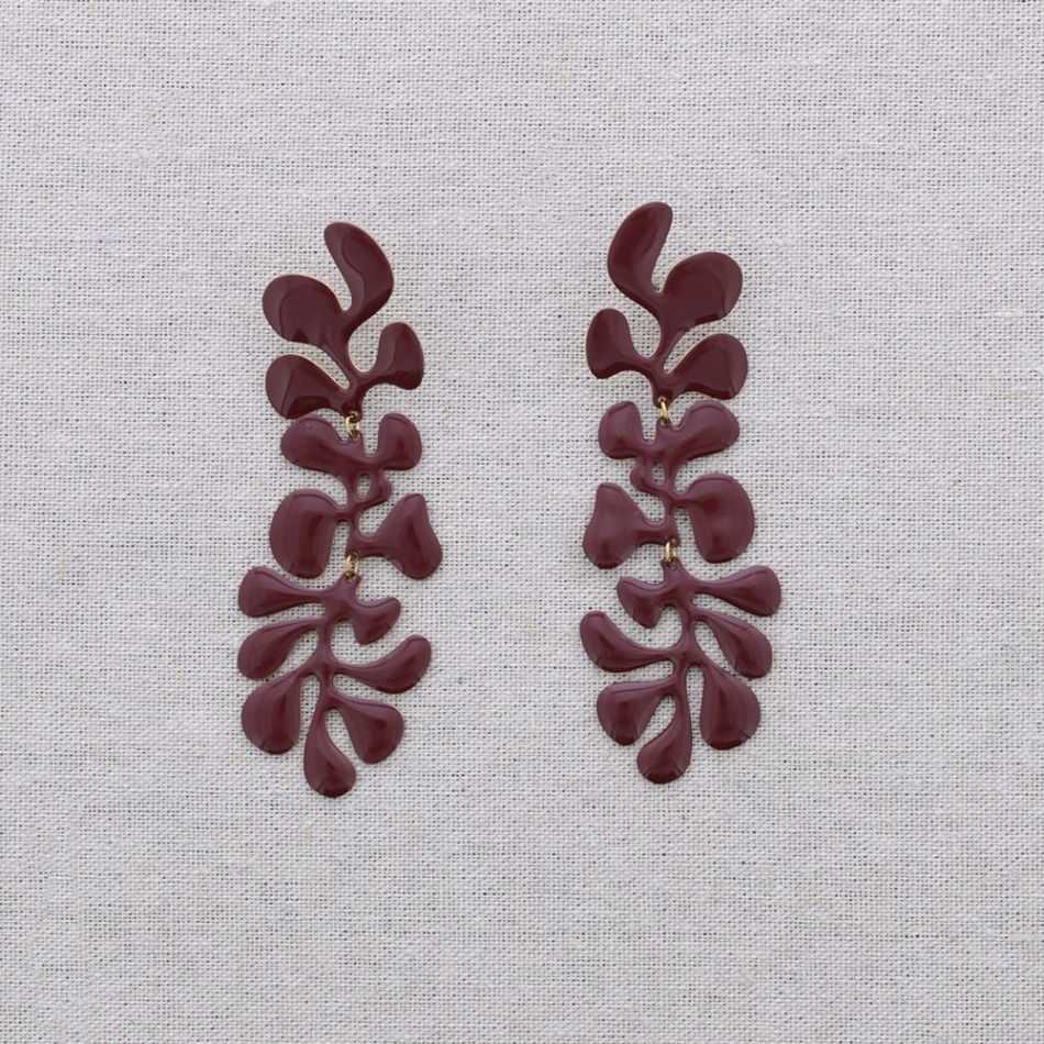 STEEL PENDANT EARRINGS WITH ENAMEL LEAVES