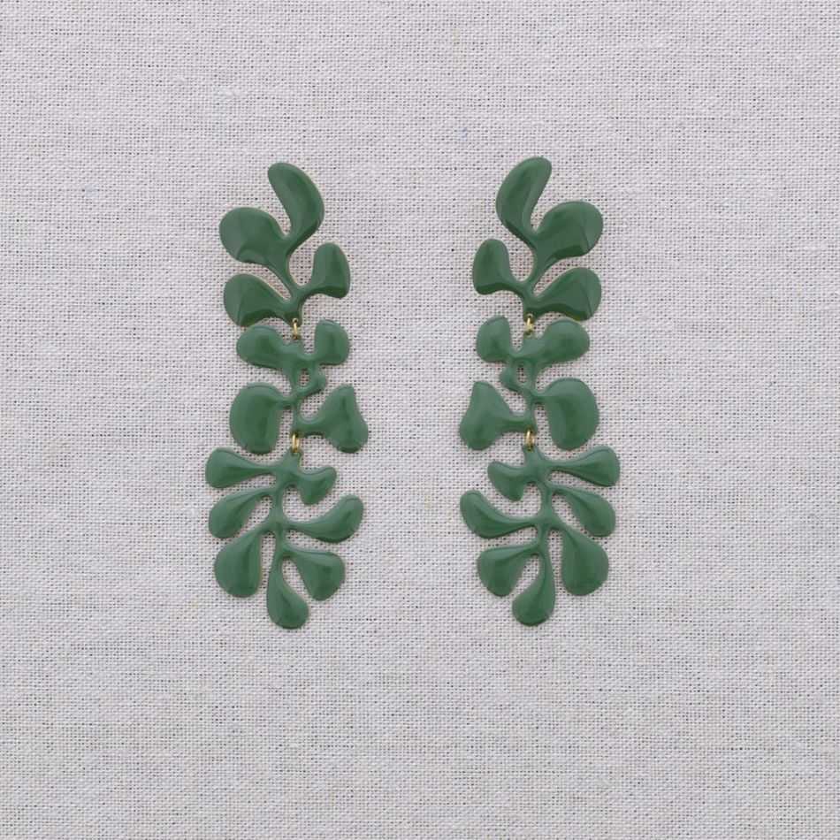 STEEL PENDANT EARRINGS WITH ENAMEL LEAVES