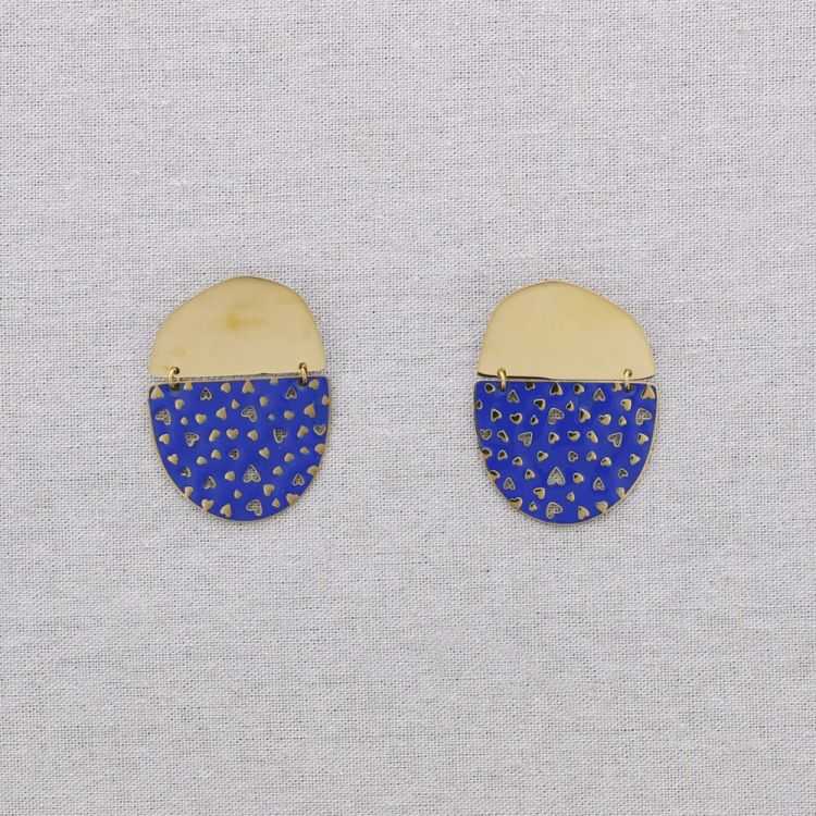 STEEL EARRINGS WITH ENAMEL PENDANT AND HEARTS 2