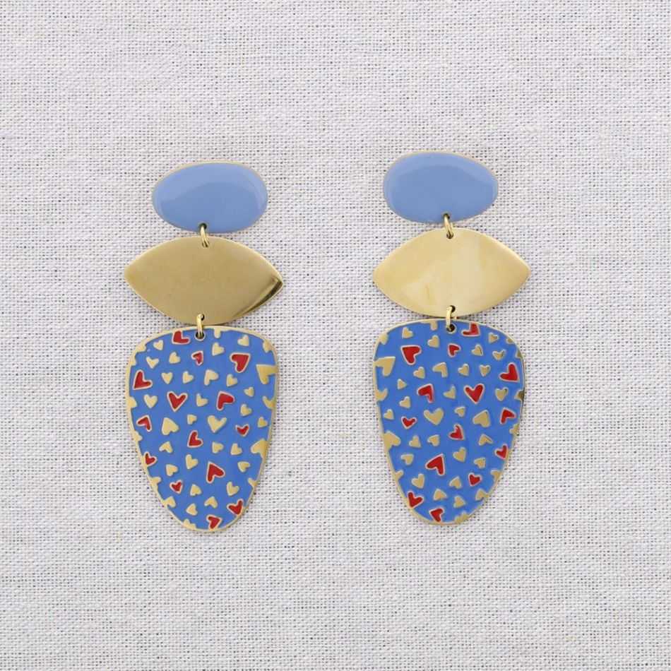 STEEL PENDANT EARRINGS IN THE SHAPE OF HEARTS WITH ENAMEL