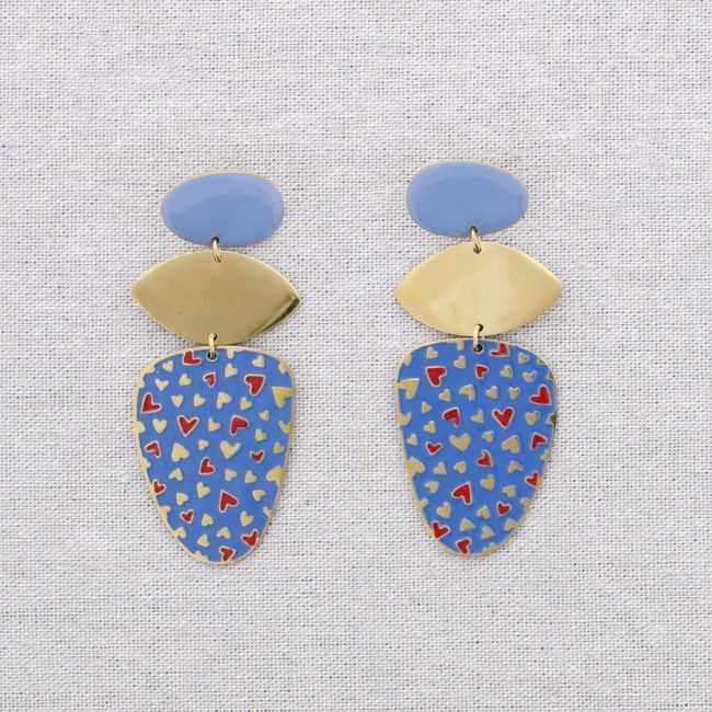 STEEL PENDANT EARRINGS IN THE SHAPE OF HEARTS WITH ENAMEL