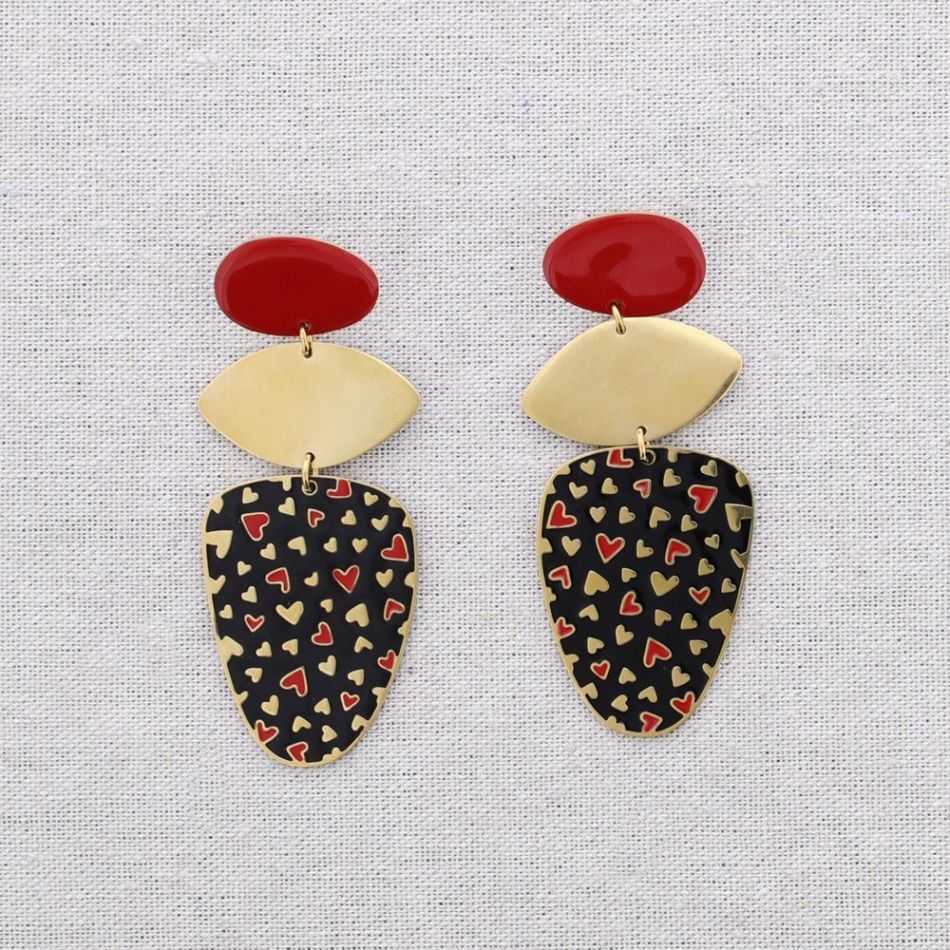 STEEL PENDANT EARRINGS IN THE SHAPE OF HEARTS WITH ENAMEL