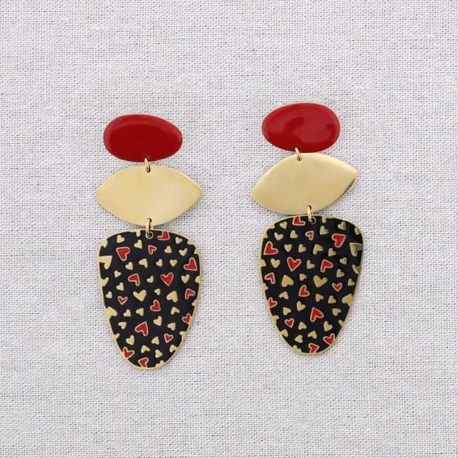 STEEL PENDANT EARRINGS IN THE SHAPE OF HEARTS WITH ENAMEL