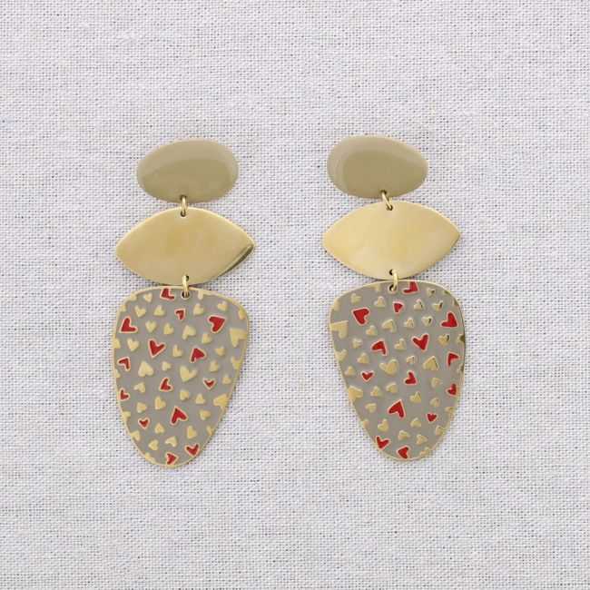 STEEL PENDANT EARRINGS IN THE SHAPE OF HEARTS WITH ENAMEL