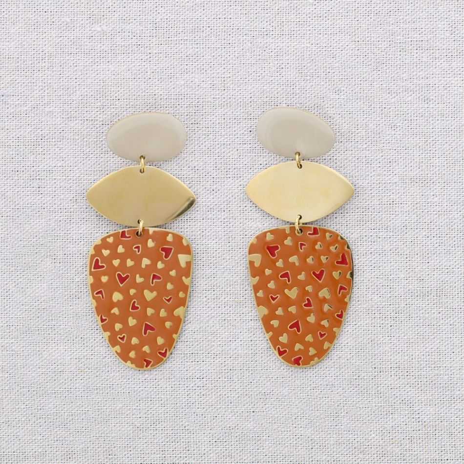 STEEL PENDANT EARRINGS IN THE SHAPE OF HEARTS WITH ENAMEL