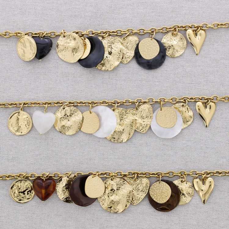 STEEL SHORT NECKLACE WITH HEART PENDANTS AND RESIN MEDAL 2
