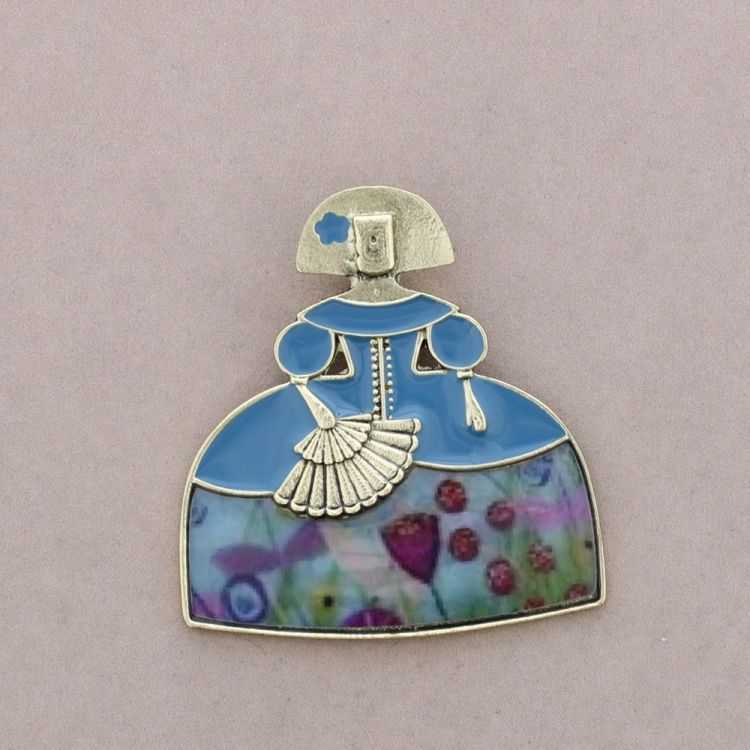 ENAMEL METAL MENINA BROOCH 2