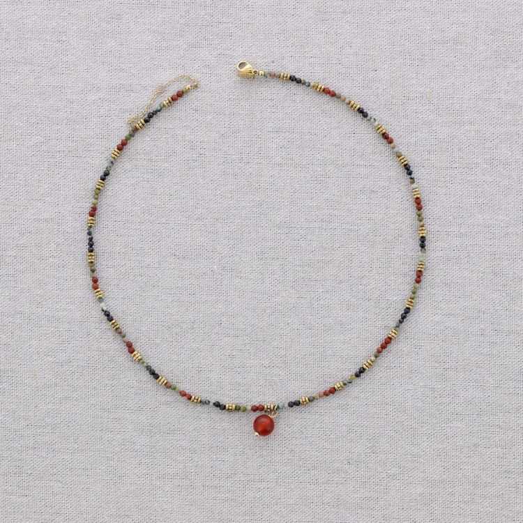 STEEL SHORT NECKLACE WITH CRYSTAL BEADS AND STONE PENDANT 2