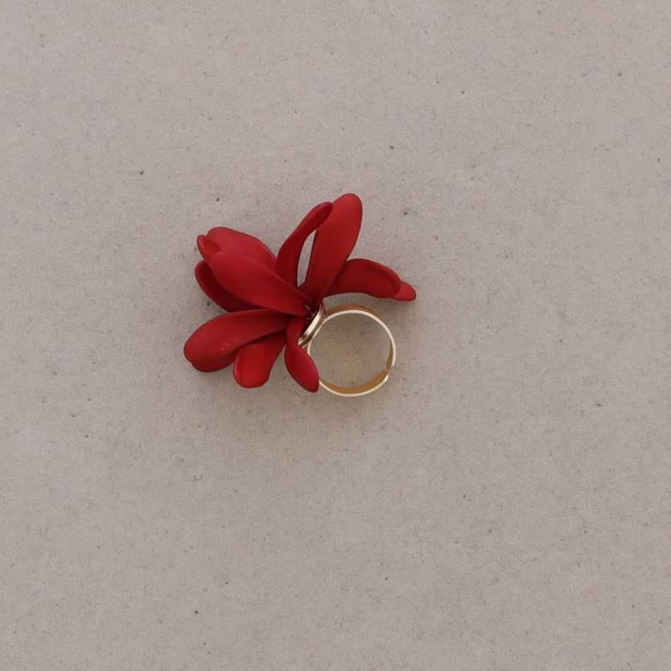 RESIN PETALS RING