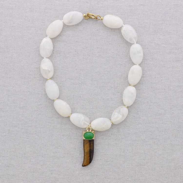 SHORT NECKLACE STEEL BEADS RESIN PENDANT HORN STONE