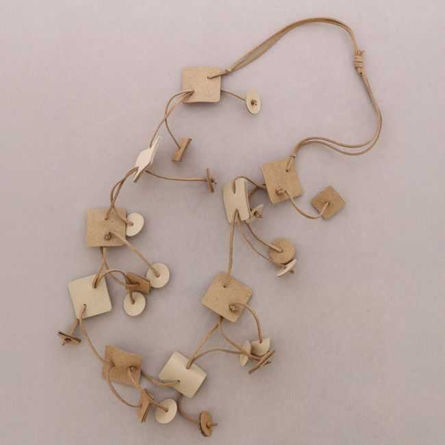 LONG FRINGED FOAMY NECKLACE