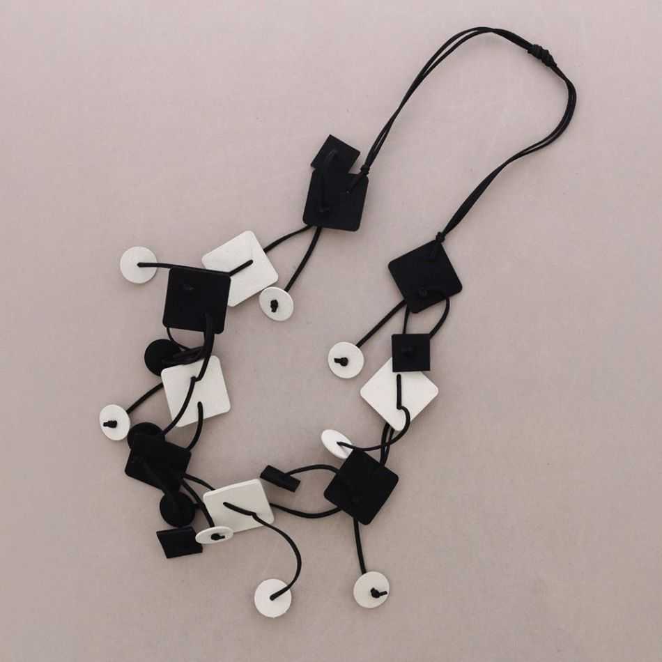 LONG FRINGED FOAMY NECKLACE