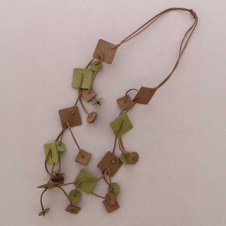 LONG FRINGED FOAMY NECKLACE 2