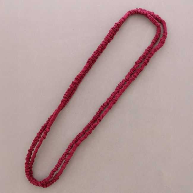 COLLAR LARGO ALAMBRE TELA FORRADA