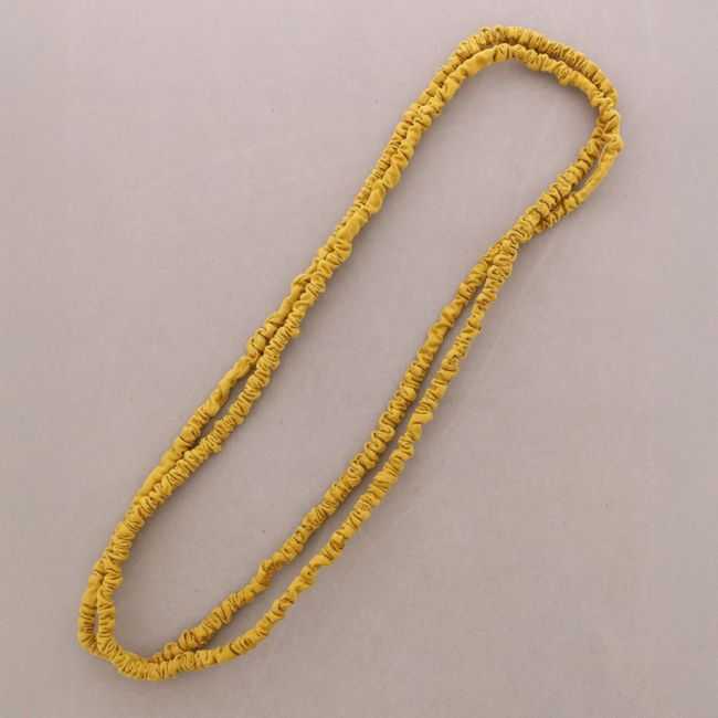 COLLAR LARGO ALAMBRE TELA FORRADA