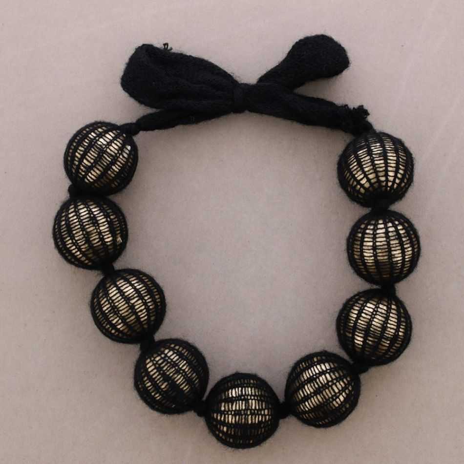 WOOL-COVERED BALL CHOKER