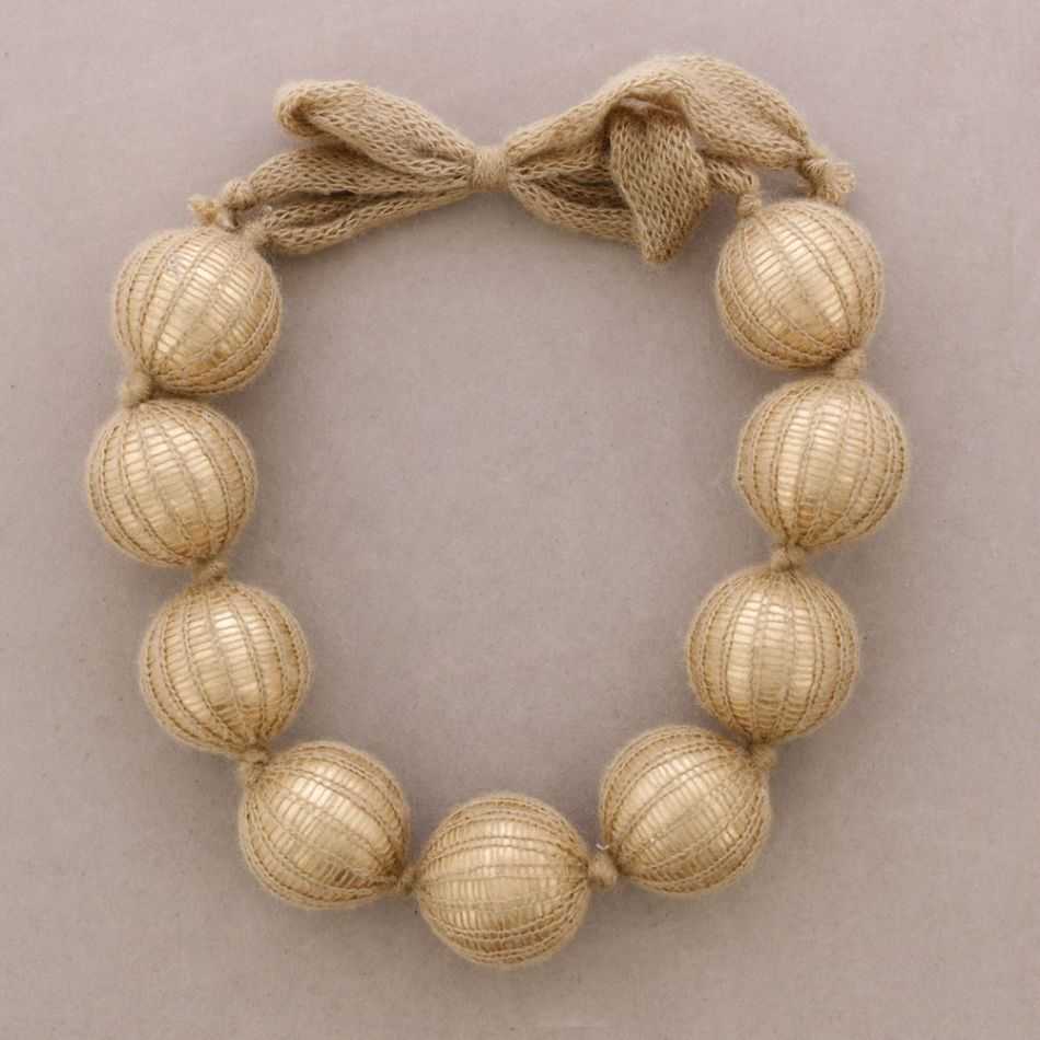 WOOL-COVERED BALL CHOKER