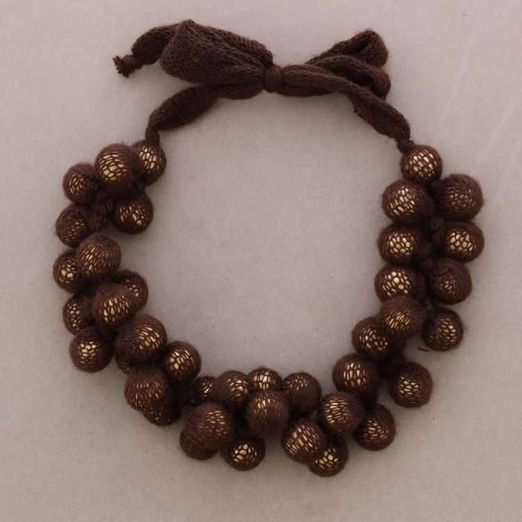 WOOL BEAD CHOKER