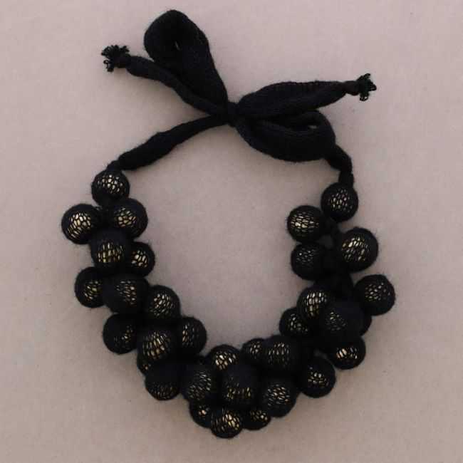 WOOL BEAD CHOKER