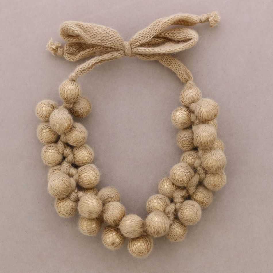 WOOL BEAD CHOKER