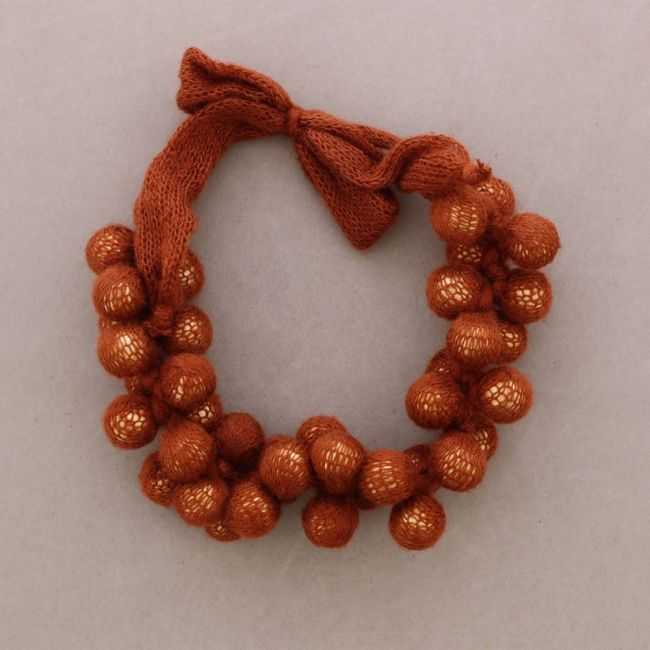 WOOL BEAD CHOKER