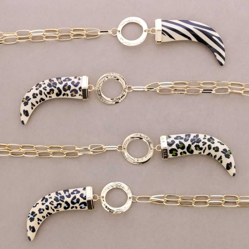 COLLAR LARGO COLGANTE CUERNO RESINA